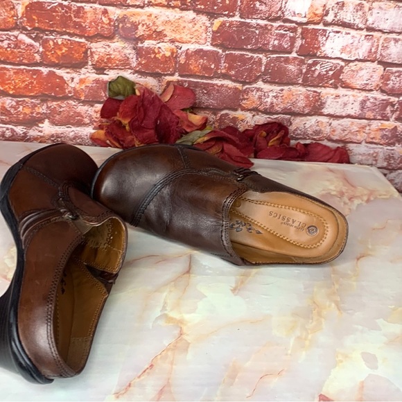 Earth Spirit Classics Emma Brown Leather Slip On Heeled Clogs - Picture 6 of 11